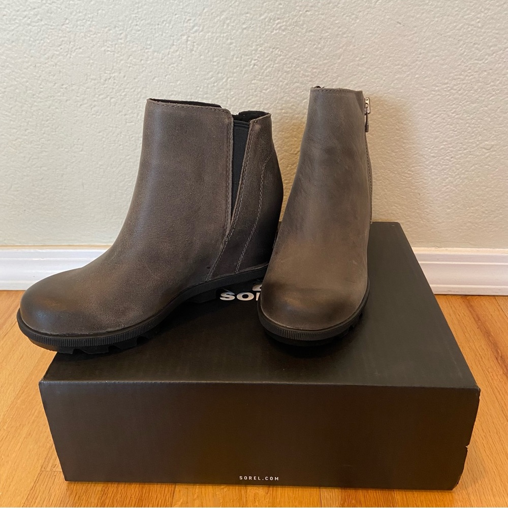 JOAN OF ARCTIC WEDGE III ZIP BOOTIE